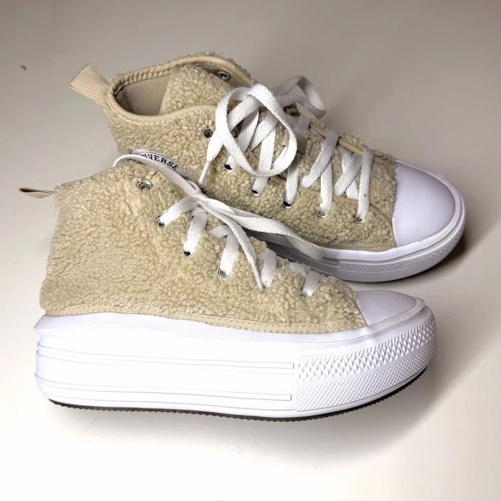 Converse Kids Chuck Taylor All Star Move Platform Sherpa Sneakers Size- 1.5